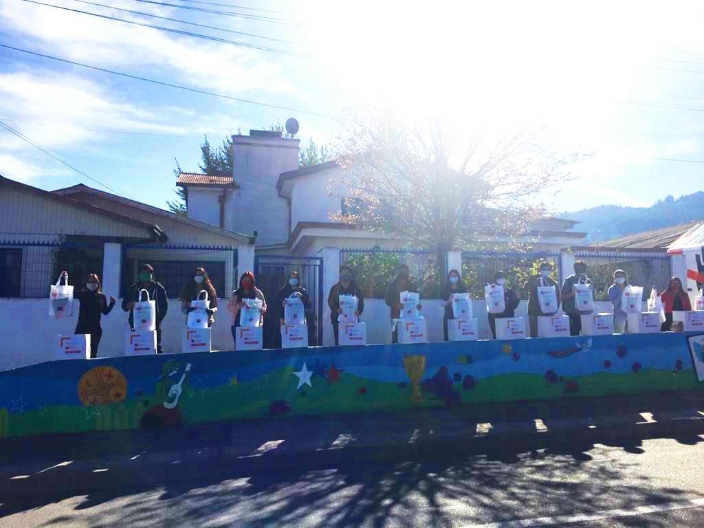 Entrega de cajas en Portezuelo