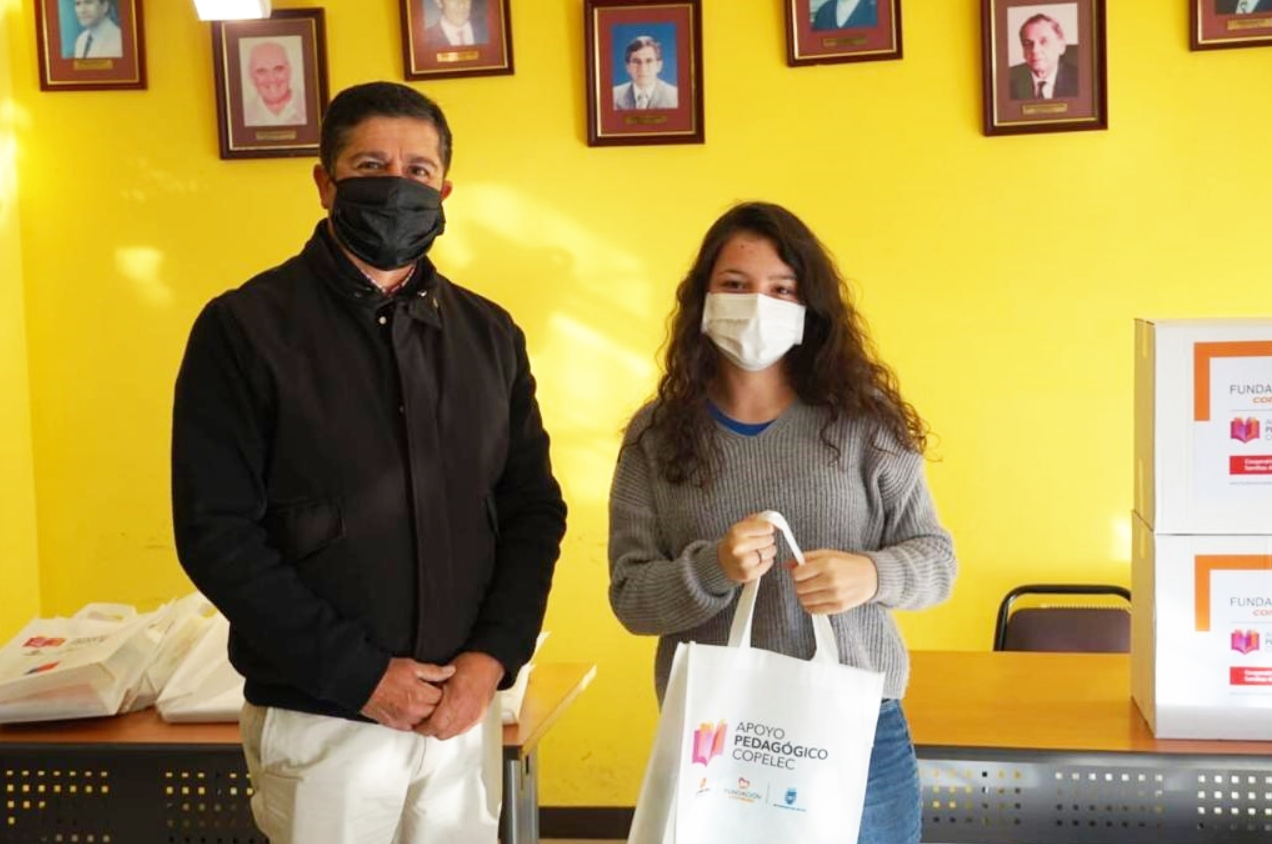 Ramón Toro en Entrega de Cajas